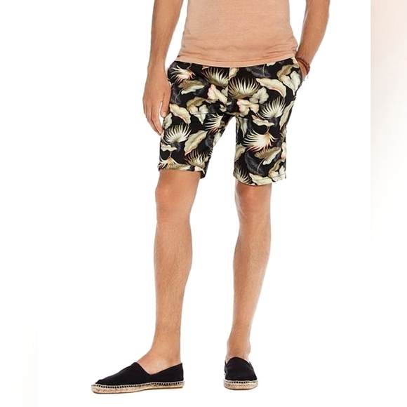 Scotch & Soda Tropical Print 8" Inseam Cotton Shorts - Picture 3 of 14